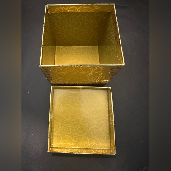 Elegant Christmas Luxury Gift Boxes Small Med Large Red Gold Green Fabric Ribbon - Picture 11 of 15